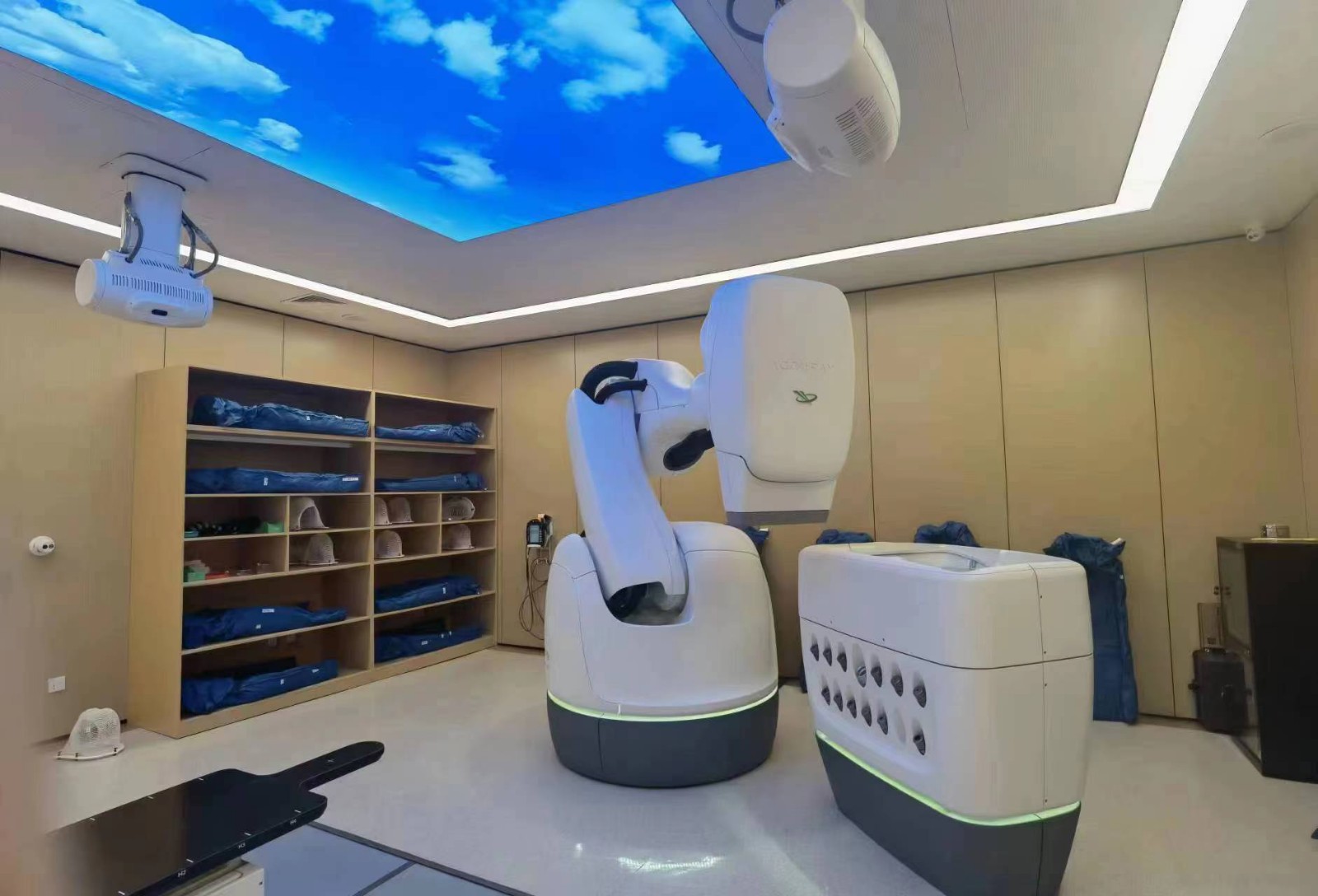 外科手术机器人系统（射波刀）